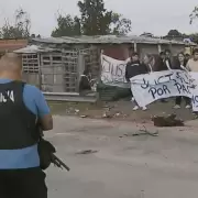 Tensi�n extrema: un ni�o con un cuchillo intent� apu�alar a dos polic�as