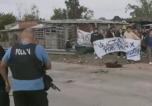 Tensi�n extrema: un ni�o con un cuchillo intent� apu�alar a dos polic�as