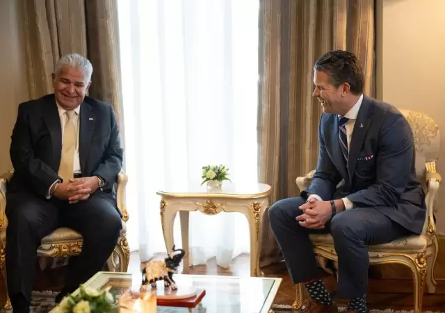 El secretario Hegseth visit� a Mulino y le reafirm� la postura firme de Estados Unidos.