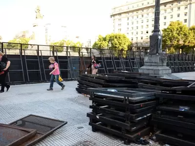 El Congreso ya est� vallado a la espera de la marcha de los jubilados y la CGT.