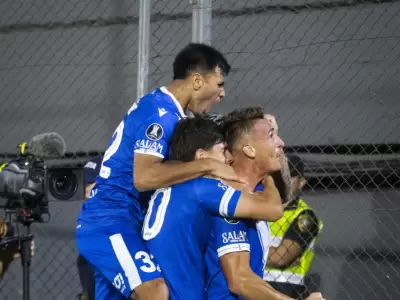 V�lez fue demasiado para Olimpia.