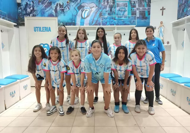 El plantel del Boli y su profesora Ivana Irusta
