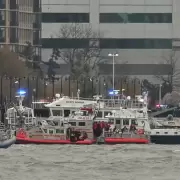 Un helic�ptero se desplom� en el r�o Hudson con 6 pasajeros