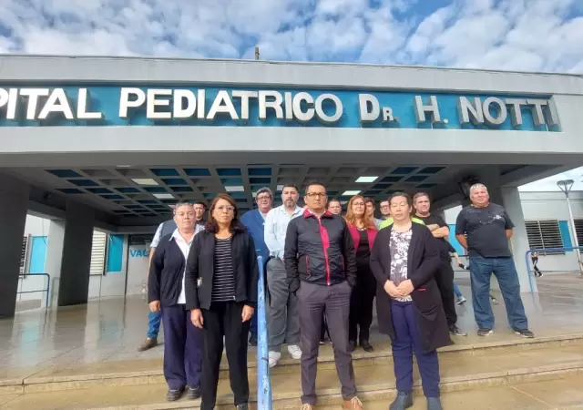 Trabajadores de la salud del Hospital Pedi�trico Humberto Notti.