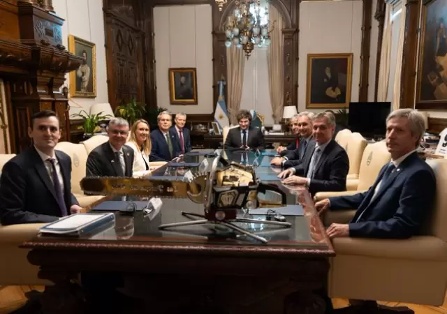 En una reuni�n conjunta, Bessent ponder� la solidez de las decisiones econ�micas de la administraci�n libertaria.