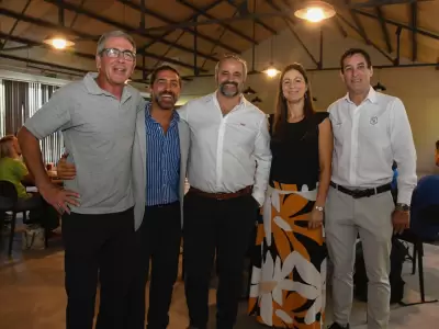 El Director de Deportes Federico Chiapetta y los referentes de la flamante entidad
