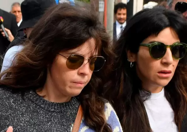 Dalma y Giannina, las hijas del fallecido astro argentino.