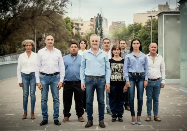 Parte de los militantes del Partido Libertario en Guaymall�n con Marcelo Reginato a la cabeza.