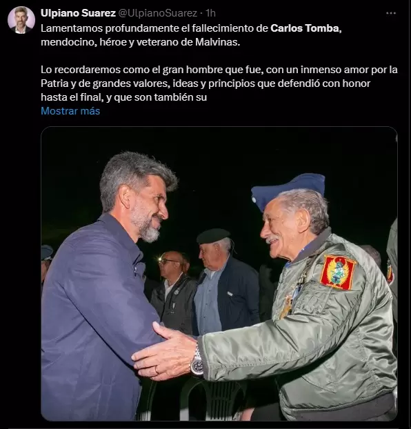 Ulpiano Suarez homenajea a Carlos Tomba