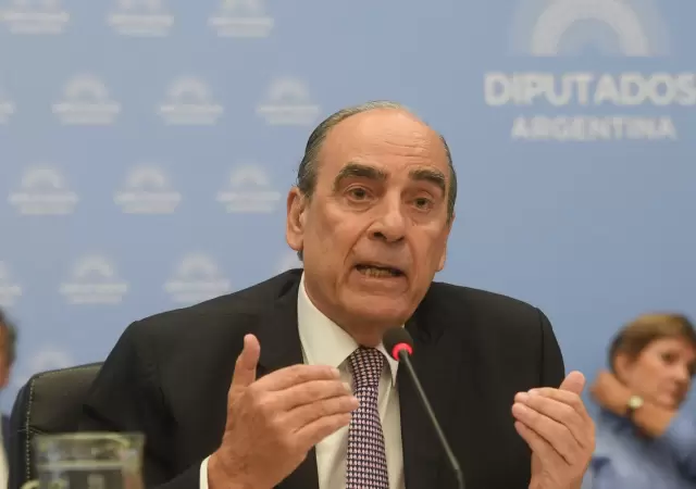 Francos mostr� su adiestrada cintura pol�tica y supo sortear los cuestionamientos a la estrecha relaci�n bilateral.