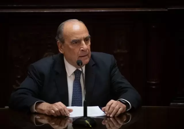 Guillermo Francos brind� su tercer informe de gesti�n ante el Congreso.