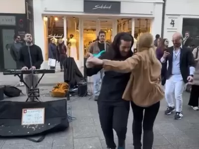 En Irlanda suenan himnos populares y se celebra la identidad nacional a puro ritmo.