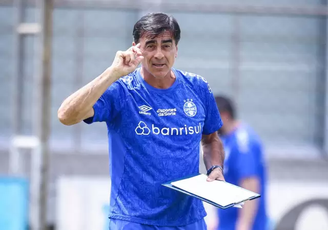 Gustavo Quinteros dej� de ser el entrenador de Gremio.