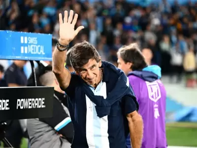 Gustavo Costas, seguir� en la Academia