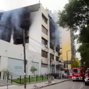 Voraz incendio en la sede del Seguro de Salud de C�rdoba, luego de denuncias por corrupci�n