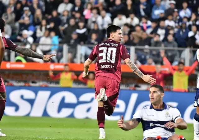 Mastantuono hizo un golazo en La Plata.