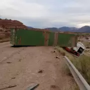 Camión con destino a Chile volcó en Mendoza y provocó desvíos en la Ruta 7