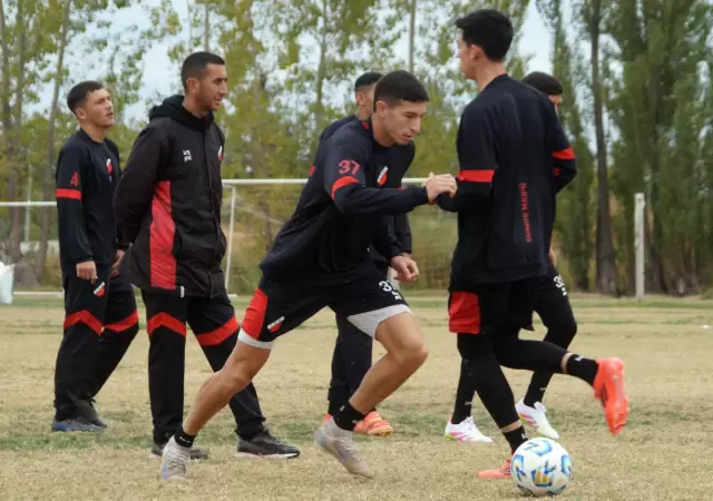 Maip� visita a Los Andes, en Lomas de Zamora y busca ganar fuera de su casa