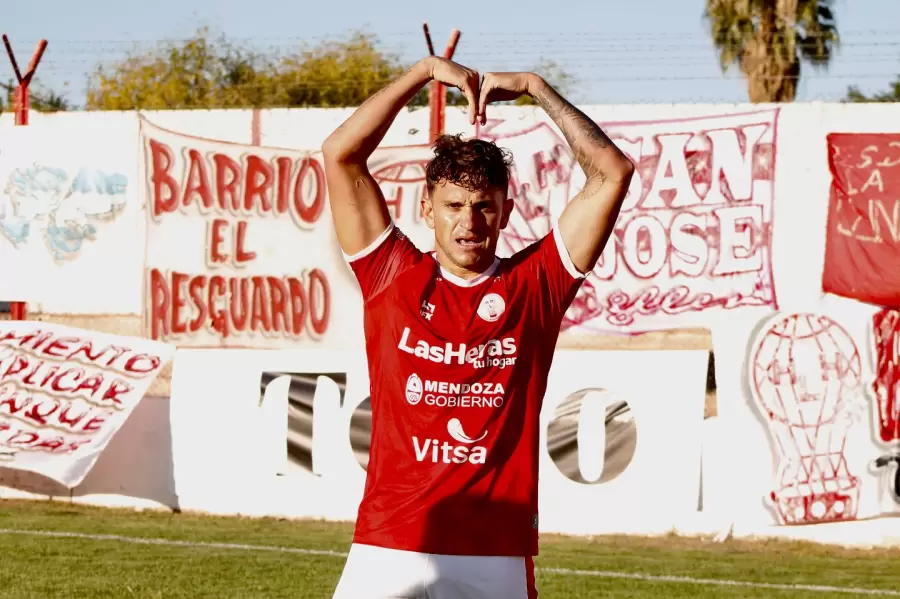 El festejo de Tomy López tras la igualdad.
