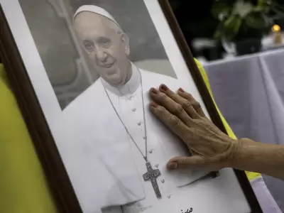 Adi�s al Papa Francisco.