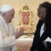 Despedida del papa Francisco: famosos lo despidieron con fotos inéditas
