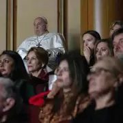 Cine y Vaticano: cuando el elenco de "C�nclave" le mand� un mensaje al Papa