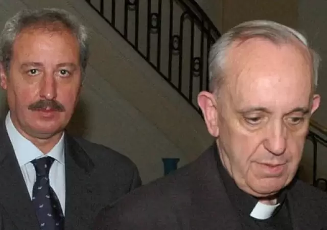 El exsecretario de Culto, Guillermo Oliveri, junto con Jorge Bergoglio/ Fuente: Noticias Argentinas