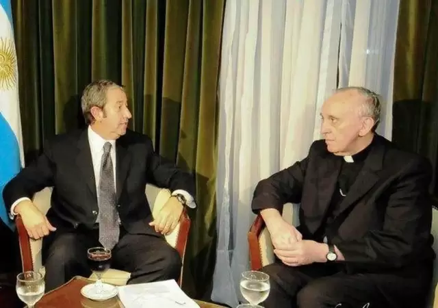 Vicepresidente Cobos con el cardenal Bergoglio  /