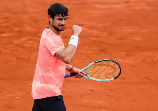 Mariano Navone uno de los vencedores en la primera ronda madrile�a