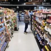 Economista Daniel Garro: "La estructura de consumo tuvo que cambiar abruptamente"