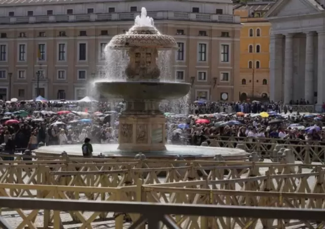 Plaza San Pedro durante el velatorio