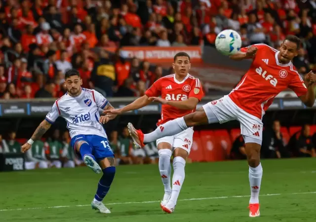 Inter y Nacional igualaron en un apasionante 3 a 3.