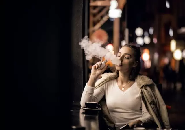 El vapeo en lugares cerrados, en la mira del Gobierno de Tucum�n.