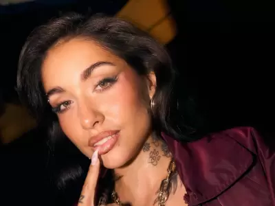 La cantante se present� junto a su pareja en la cl�nica Zabala.