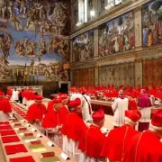 Cardenales est�n "en fase de discusiones, no de decisiones", a d�as del C�nclave
