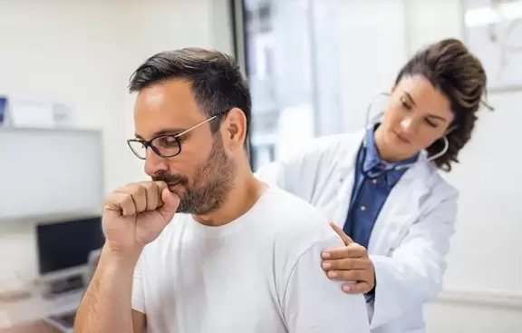 La tuberculosis es una infecci�n bacteriana que se centra en los pulmones.