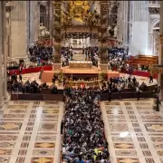 Finaliz� la capilla ardiente con 250.000 fieles que visitaron el f�retro papal