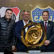 Se present� el trofeo del Mundial de Clubes en la previa del Supercl�sico