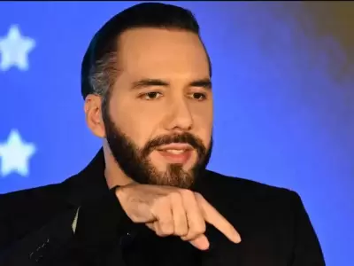 El presidente salvadore�o propone un aumento todav�a alejado de las necesidades de su ciudadan�a.