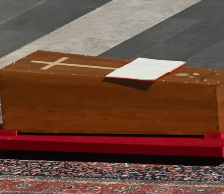 El papa Francisco recibi� el �ltimo adi�s ante miles de fieles en una emotiva despedida/ Fuente: X