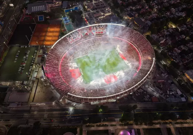 Todo listo para el Supercl�sico: la hinchada de River se prepara para una fiesta �pica