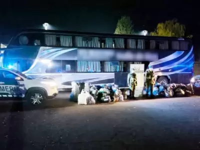 Incautan $21 millones en ropa ilegal y detectan una camioneta con papeles falsos