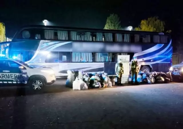 Incautan $21 millones en ropa ilegal y detectan una camioneta con papeles falsos