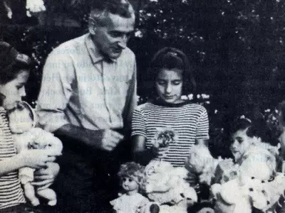 Oesterheld fue secuestrado el 27 de abril de 1977. Sus 4 hijas, dos embarazadas, tambi�n fueron v�ctimas de la �ltima dictadura argentina.