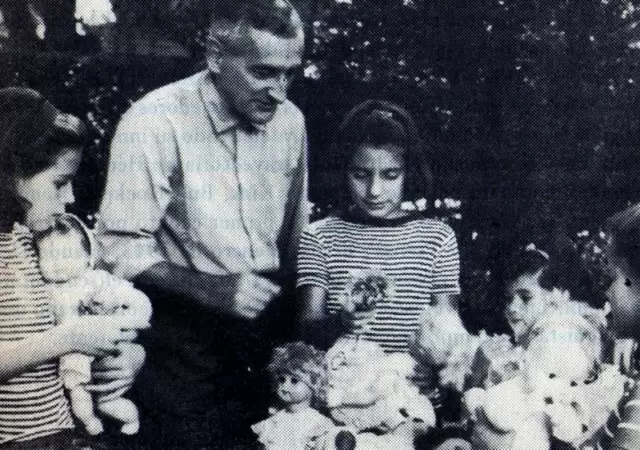 Oesterheld fue secuestrado el 27 de abril de 1977. Sus 4 hijas, dos embarazadas, tambi�n fueron v�ctimas de la �ltima dictadura argentina.