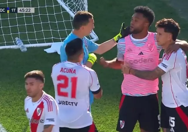 Borja y Marcehs�n se cruzaron en el Supercl�sico.