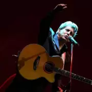 Roque Narvaja, �ntimo: de la influencia Beatle al �xito del Extra�o del Pelo largo y la serie en Netflix