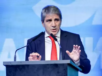 El Gobierno prepara una medida para promover el d�lar.