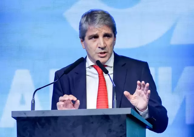 El Gobierno prepara una medida para promover el d�lar.