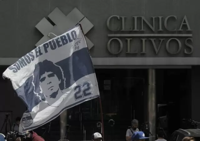 Maradona fue operado en la Cl�nica Olivos